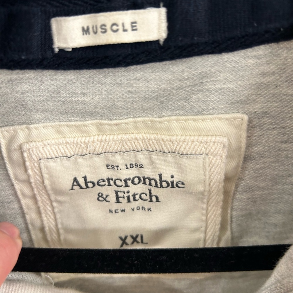 Abercrombie polo - Picture 2 of 4